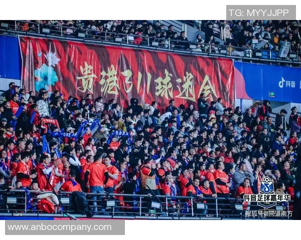 文班受伤期间积极参与球迷组织助威训练效仿欧洲足球精神