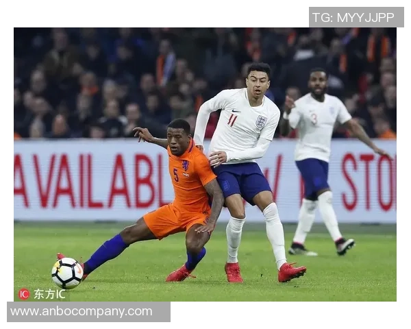 荷兰足球转型之路防线稳固锋线依赖德佩的艰难时刻