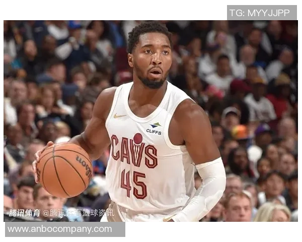 小米切尔：团队配合出色传球流畅避免孤军奋战